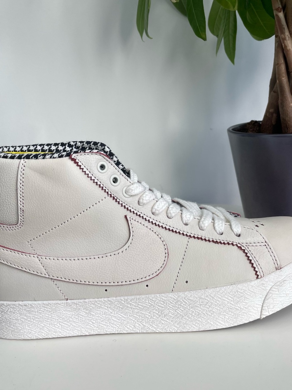 Men Size 9.5 Nike SB Zoom Blazer Mid QS Welcome Madrid Skateboarding Shoes